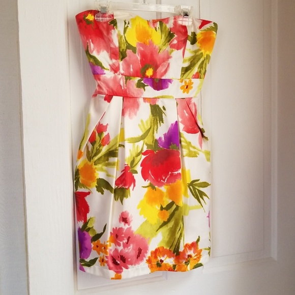 Forever 21 Dresses & Skirts - Forever 21 floral strapless dress